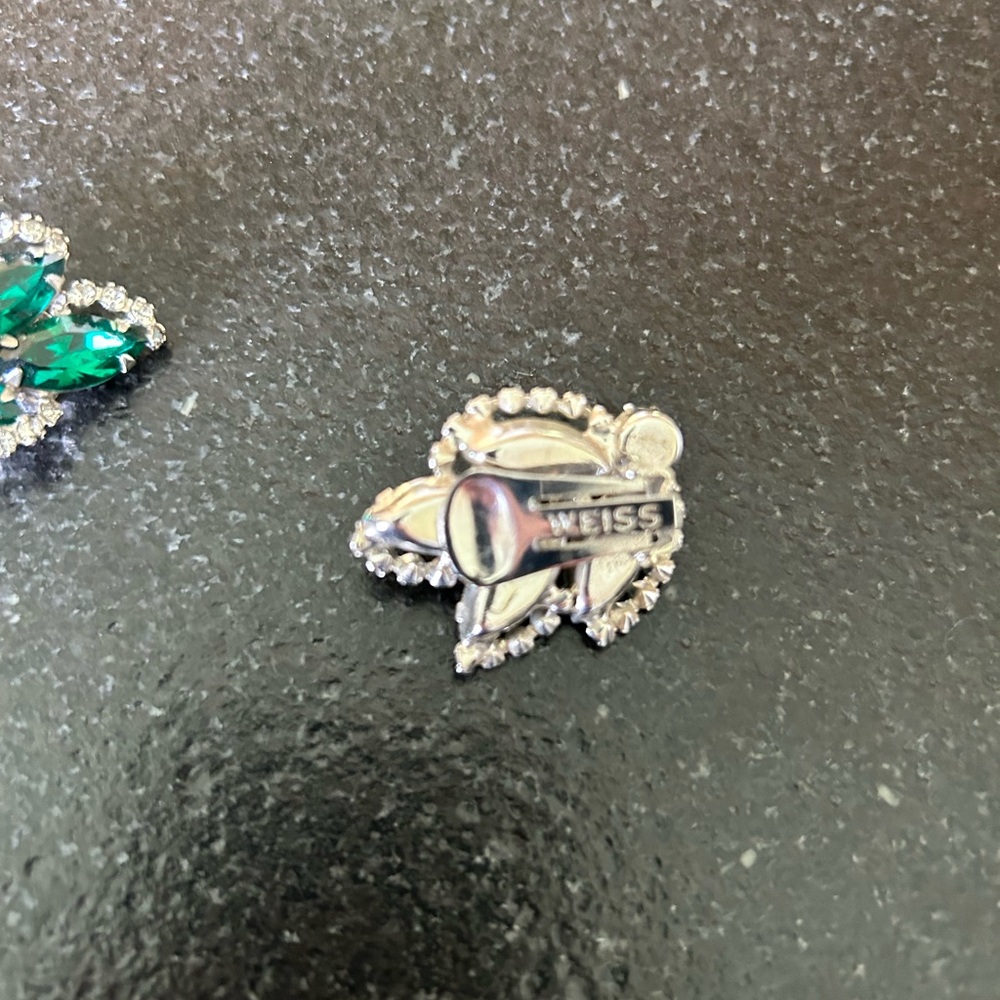 Vintage 1950s Weiss Clip on Earrings - Picture 3 of 3